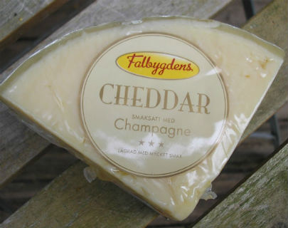 Mmm cheddar & champagne!